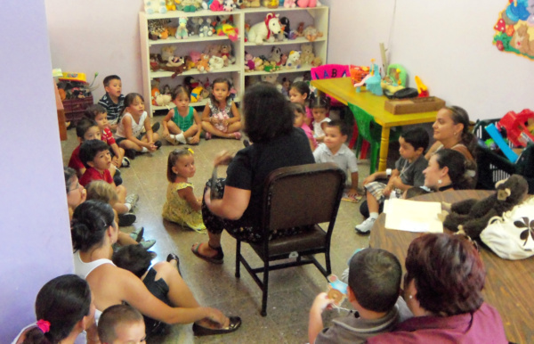 Taller de lectura en la Biblioteca Pública de Atenas